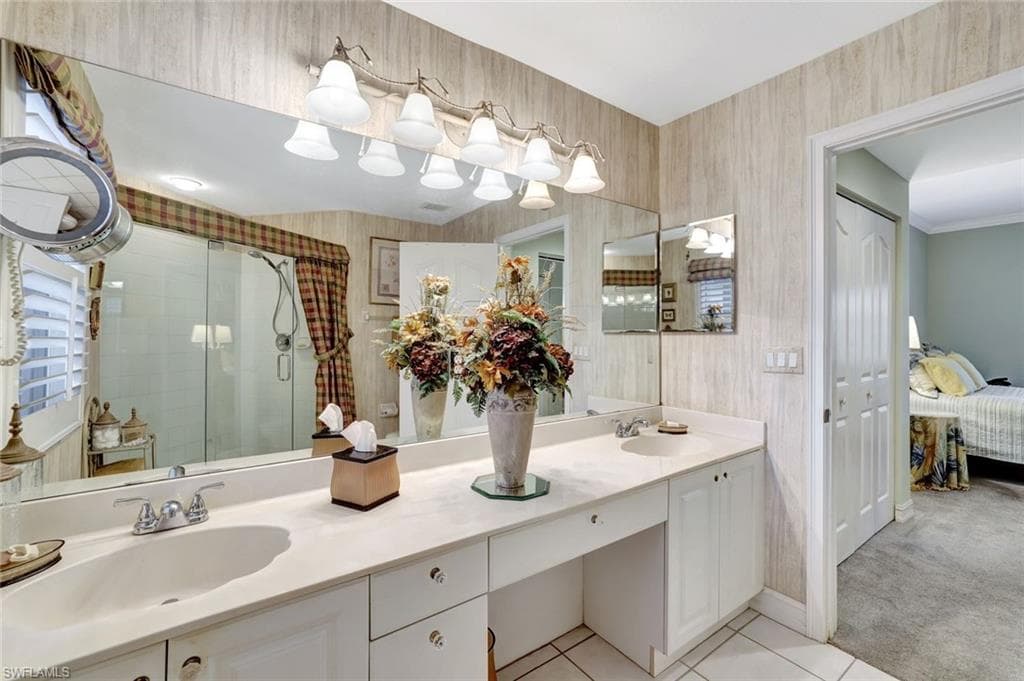 800 Diamond Cir NE 805, Naples, FL 34110-19