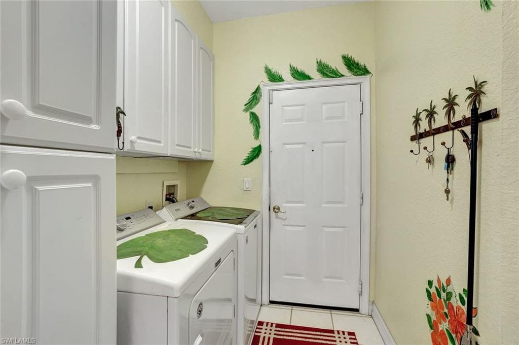 800 Diamond Cir NE 805, Naples, FL 34110-23