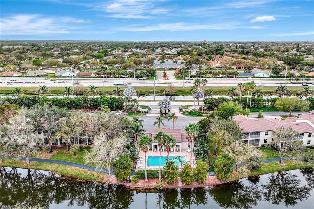 800 Diamond Cir NE 805, Naples, FL 34110-33