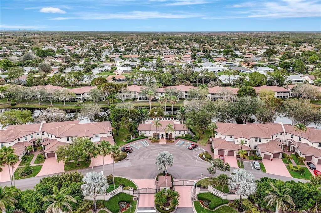 800 Diamond Cir NE 805, Naples, FL 34110-37