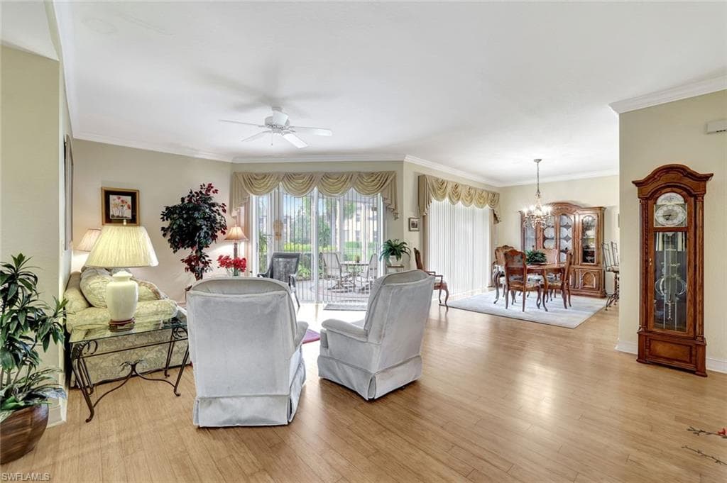 800 Diamond Cir NE 805, Naples, FL 34110-8