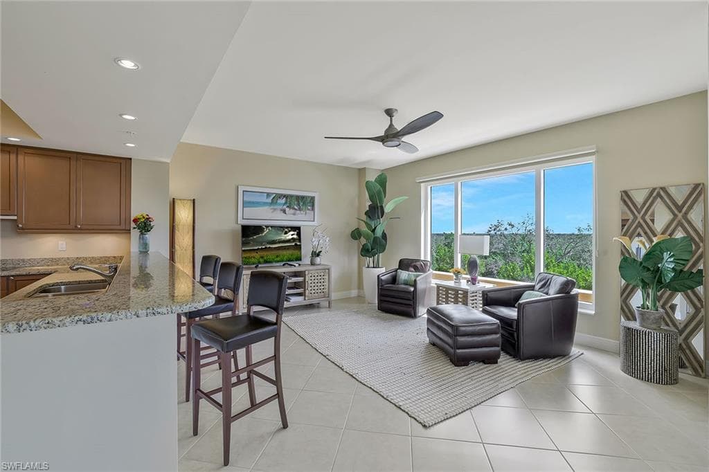 1050 Borghese Ln 204, Naples, FL 34114-13