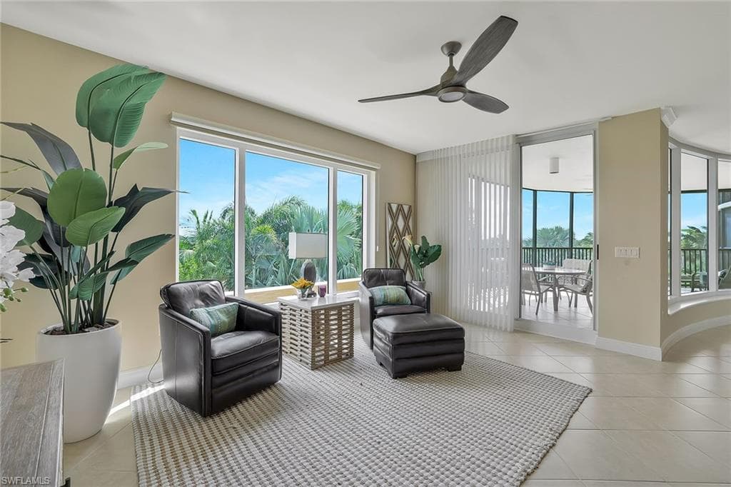 1050 Borghese Ln 204, Naples, FL 34114-15