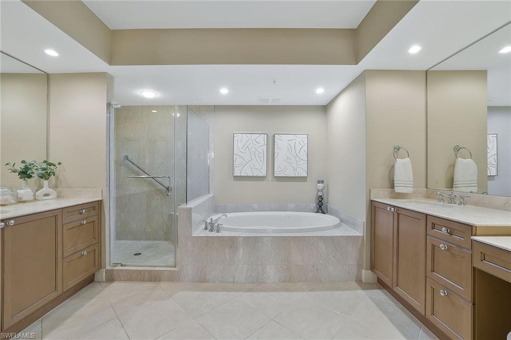 1050 Borghese Ln 204, Naples, FL 34114-20