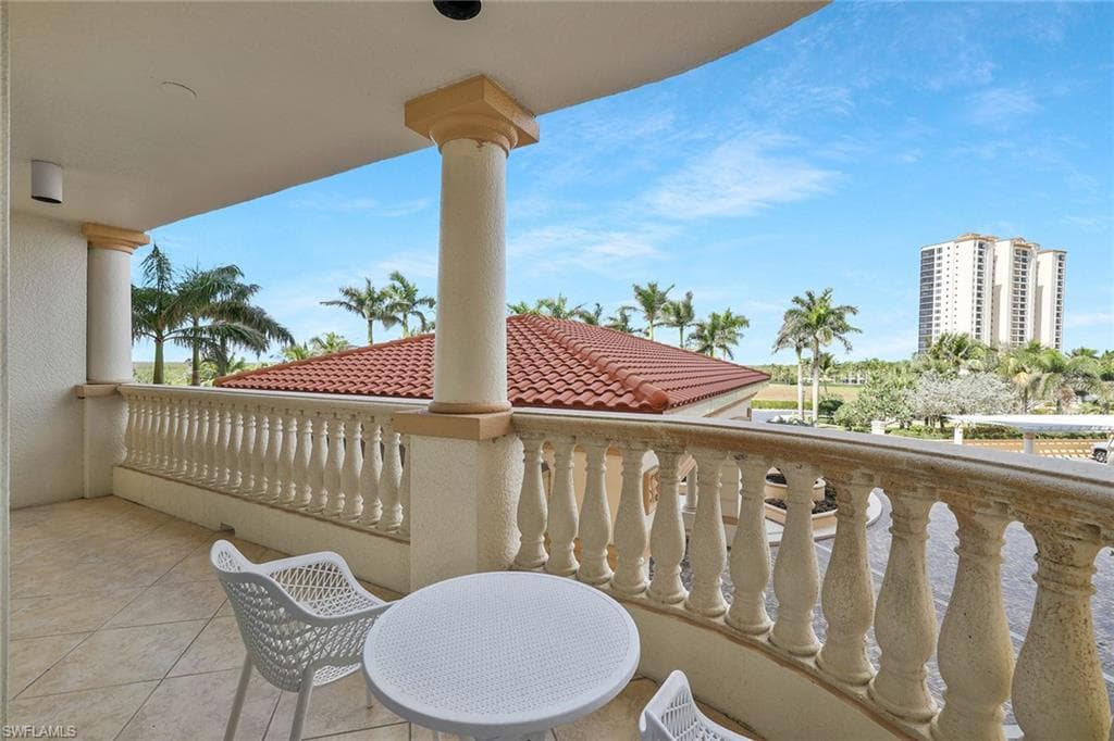 1050 Borghese Ln 204, Naples, FL 34114-27