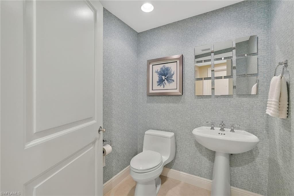 1050 Borghese Ln 204, Naples, FL 34114-28