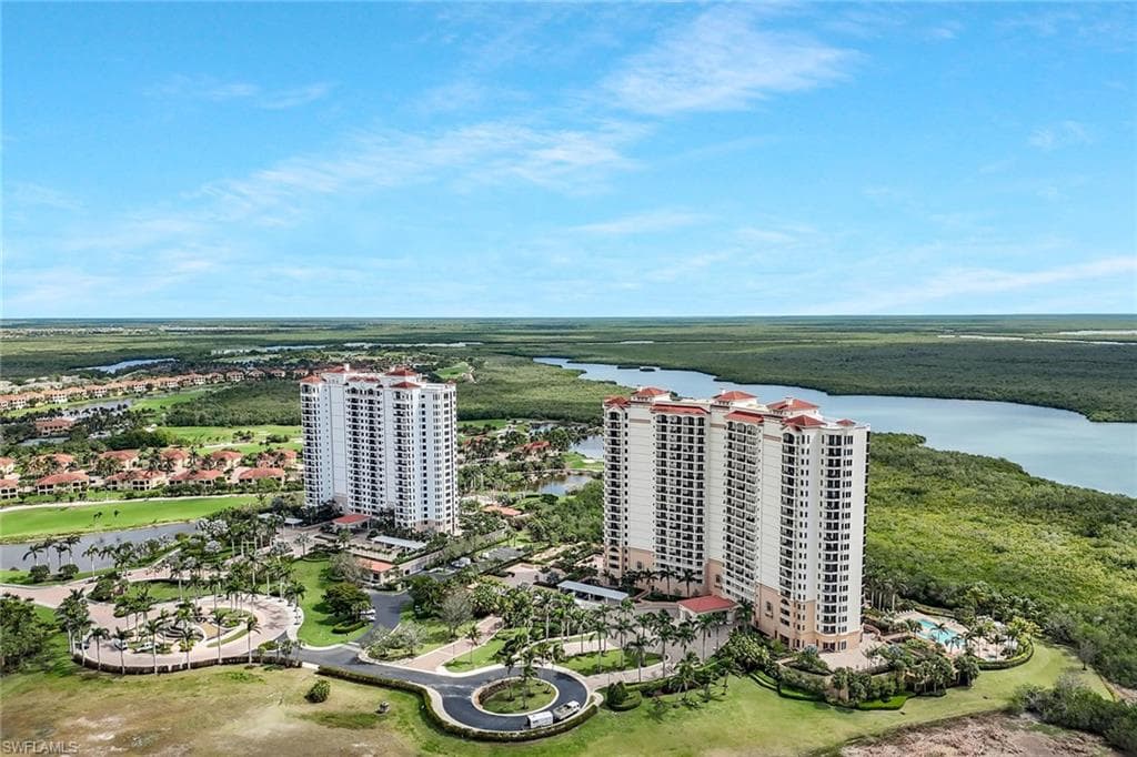 1050 Borghese Ln 204, Naples, FL 34114-3