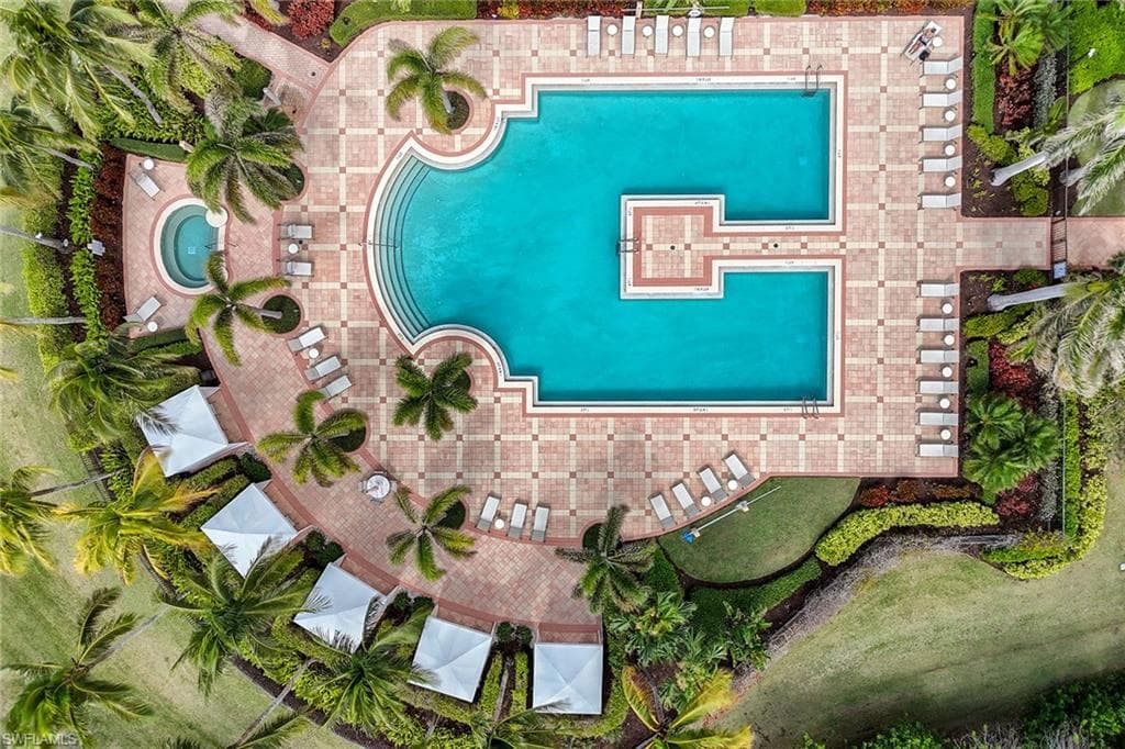 1050 Borghese Ln 204, Naples, FL 34114-39