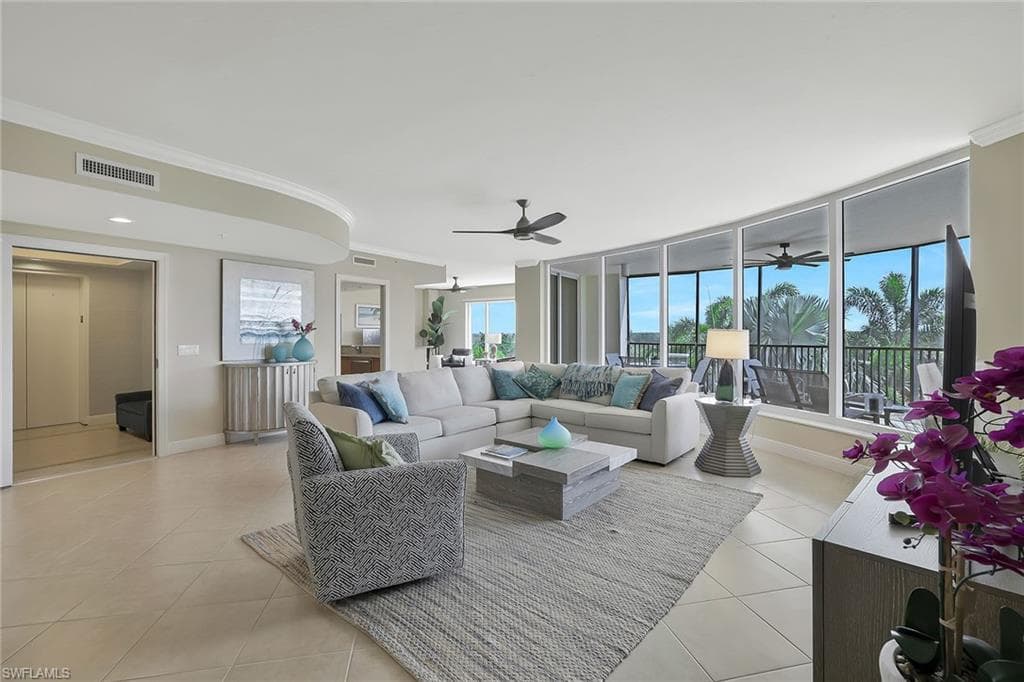 1050 Borghese Ln 204, Naples, FL 34114-5