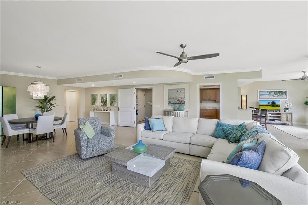 1050 Borghese Ln 204, Naples, FL 34114-6