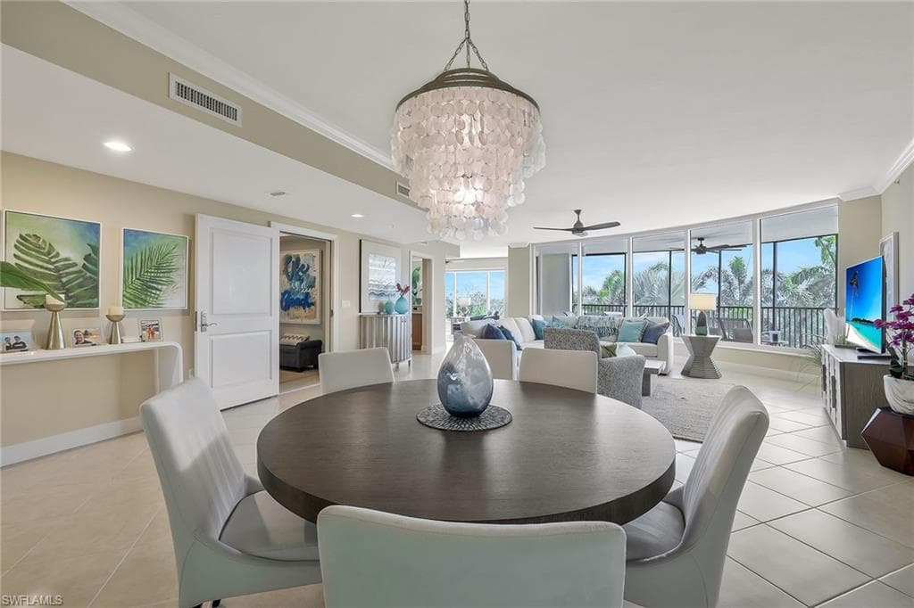 1050 Borghese Ln 204, Naples, FL 34114-8