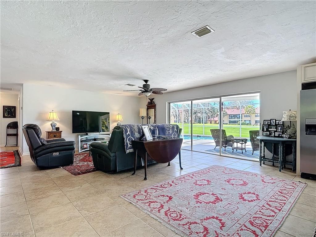 4364 Beechwood Lake Dr, Naples, FL 34112-11