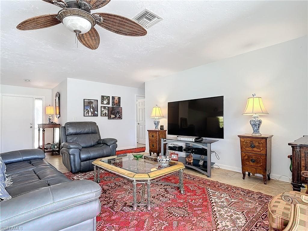 4364 Beechwood Lake Dr, Naples, FL 34112-14