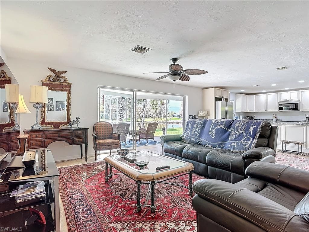 4364 Beechwood Lake Dr, Naples, FL 34112-16