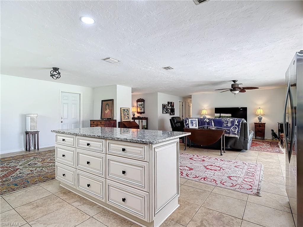 4364 Beechwood Lake Dr, Naples, FL 34112-21