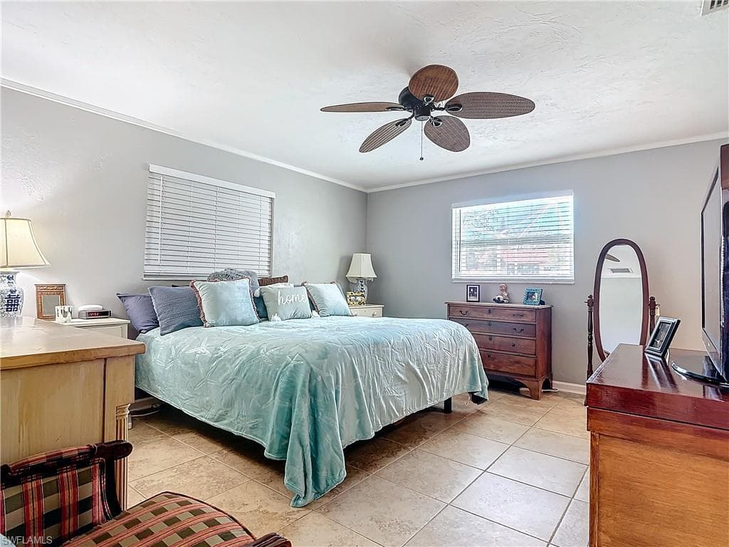 4364 Beechwood Lake Dr, Naples, FL 34112-26