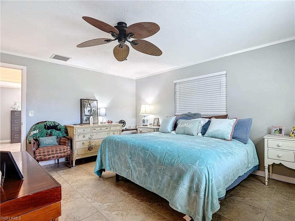 4364 Beechwood Lake Dr, Naples, FL 34112-27