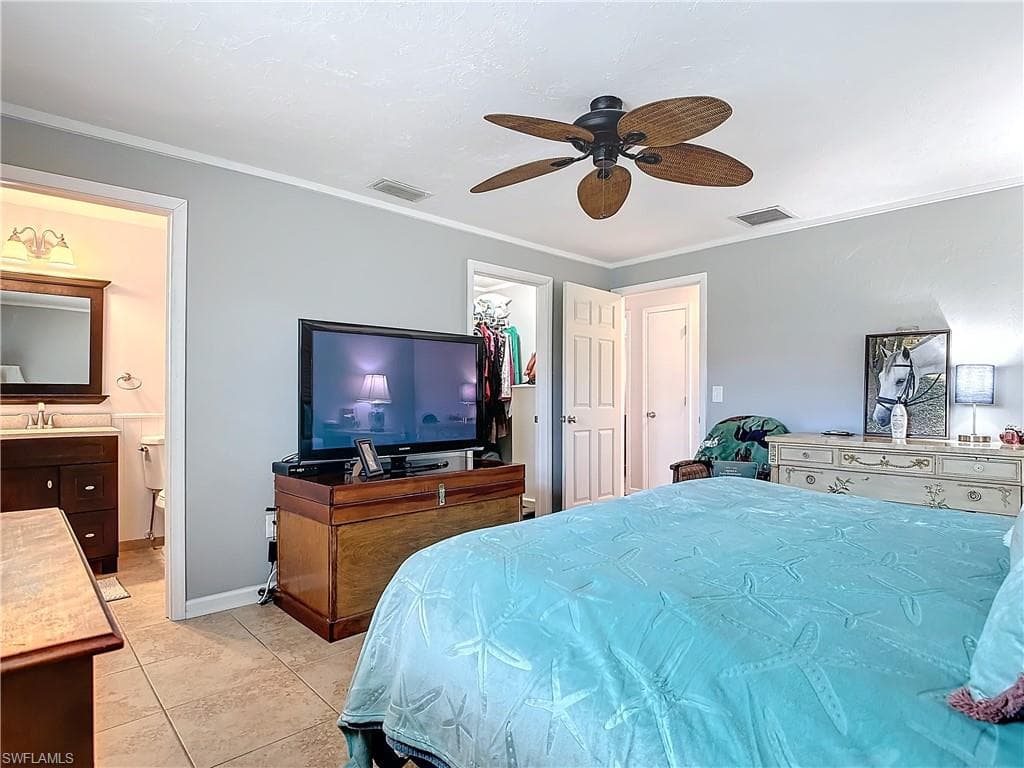 4364 Beechwood Lake Dr, Naples, FL 34112-28