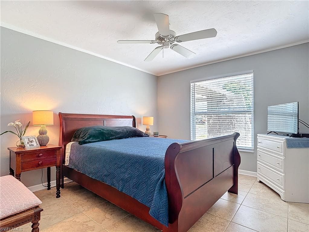 4364 Beechwood Lake Dr, Naples, FL 34112-29
