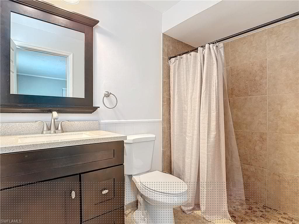 4364 Beechwood Lake Dr, Naples, FL 34112-33