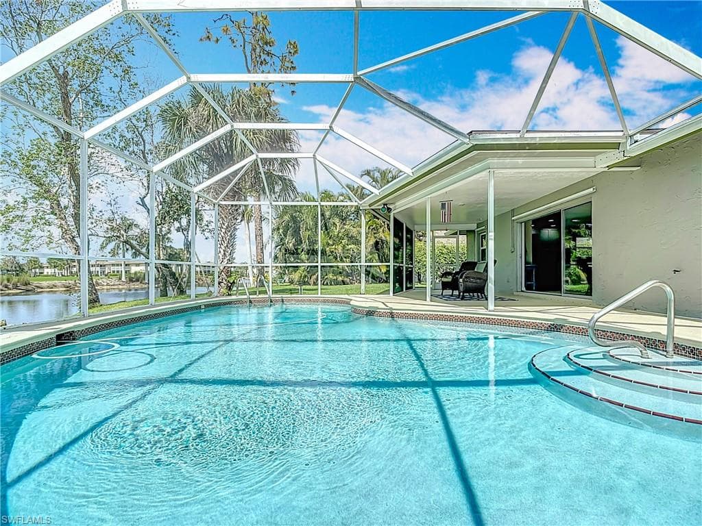 4364 Beechwood Lake Dr, Naples, FL 34112-38