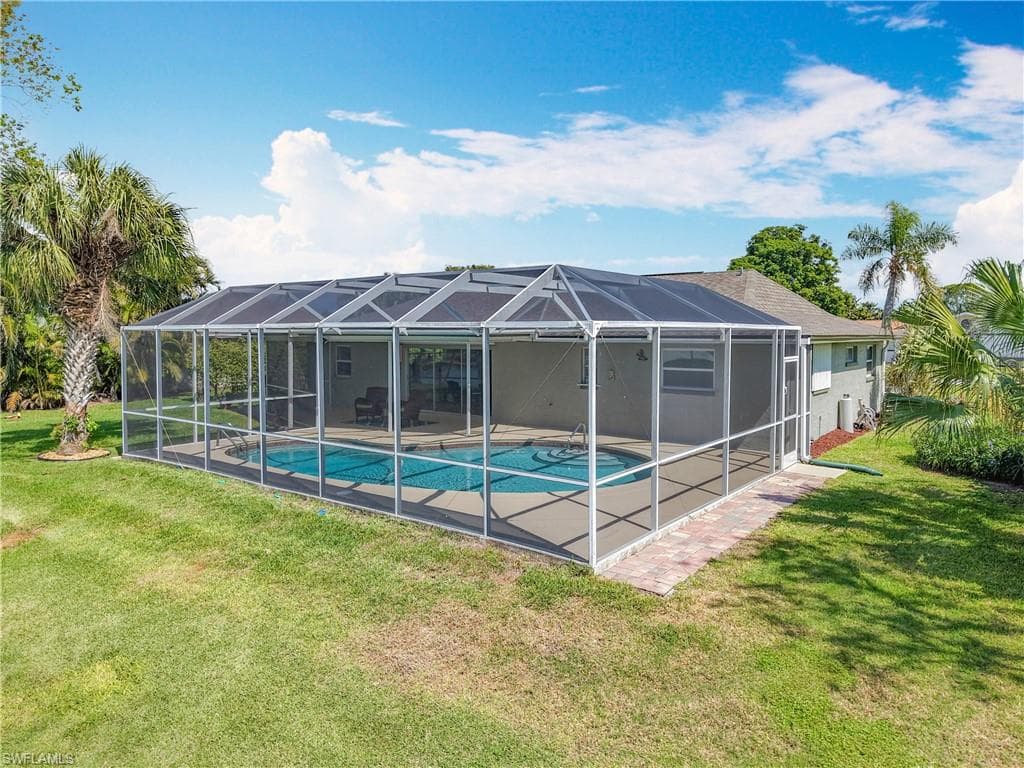 4364 Beechwood Lake Dr, Naples, FL 34112-40