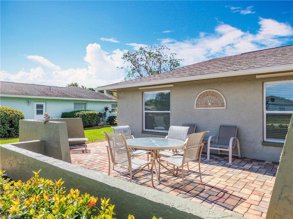 4364 Beechwood Lake Dr, Naples, FL 34112-6