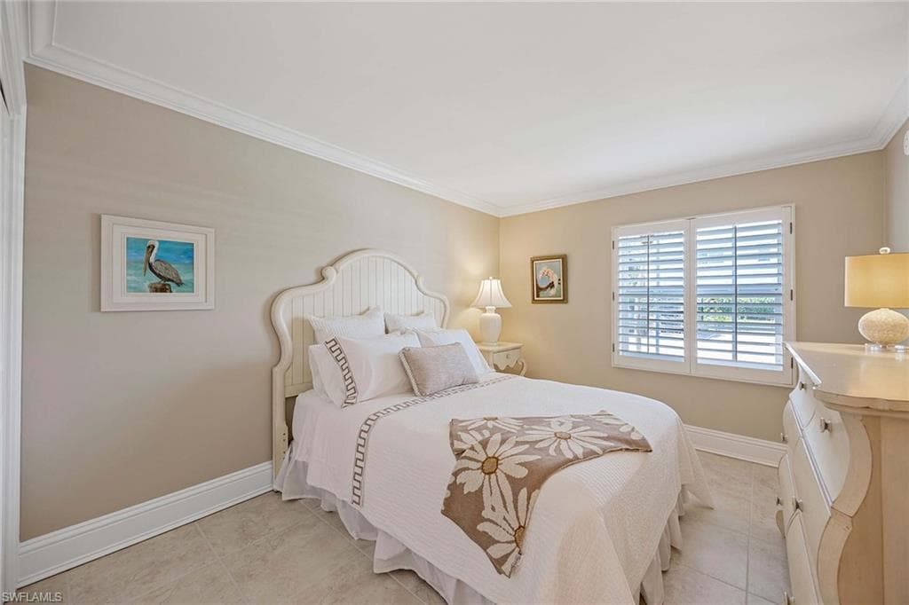 666 3rd St S 101, Naples, FL 34102-10