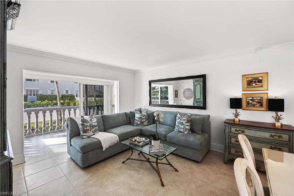 666 3rd St S 101, Naples, FL 34102-13