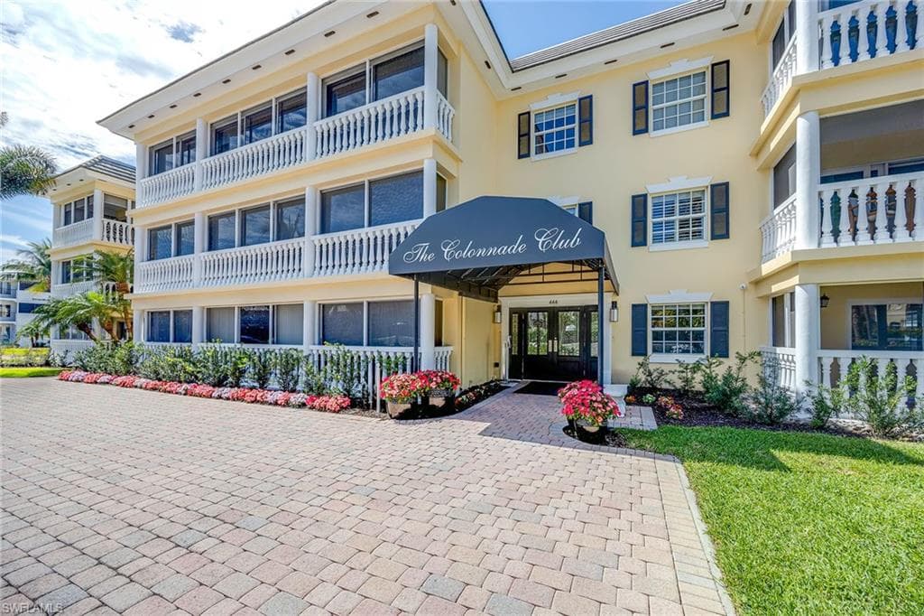 666 3rd St S 101, Naples, FL 34102-24