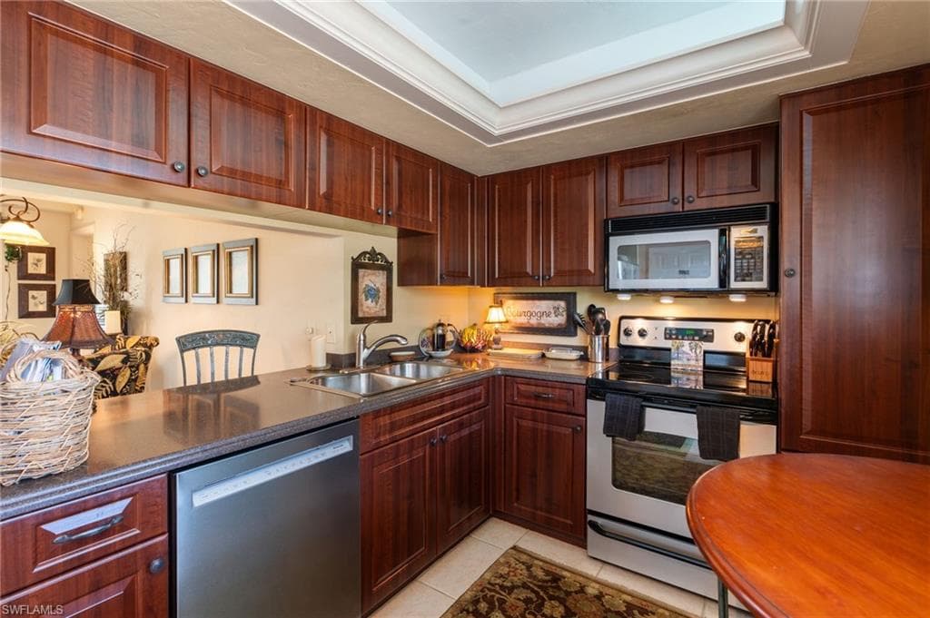 125 Collier Blvd B202, Marco Island, FL 34145-12