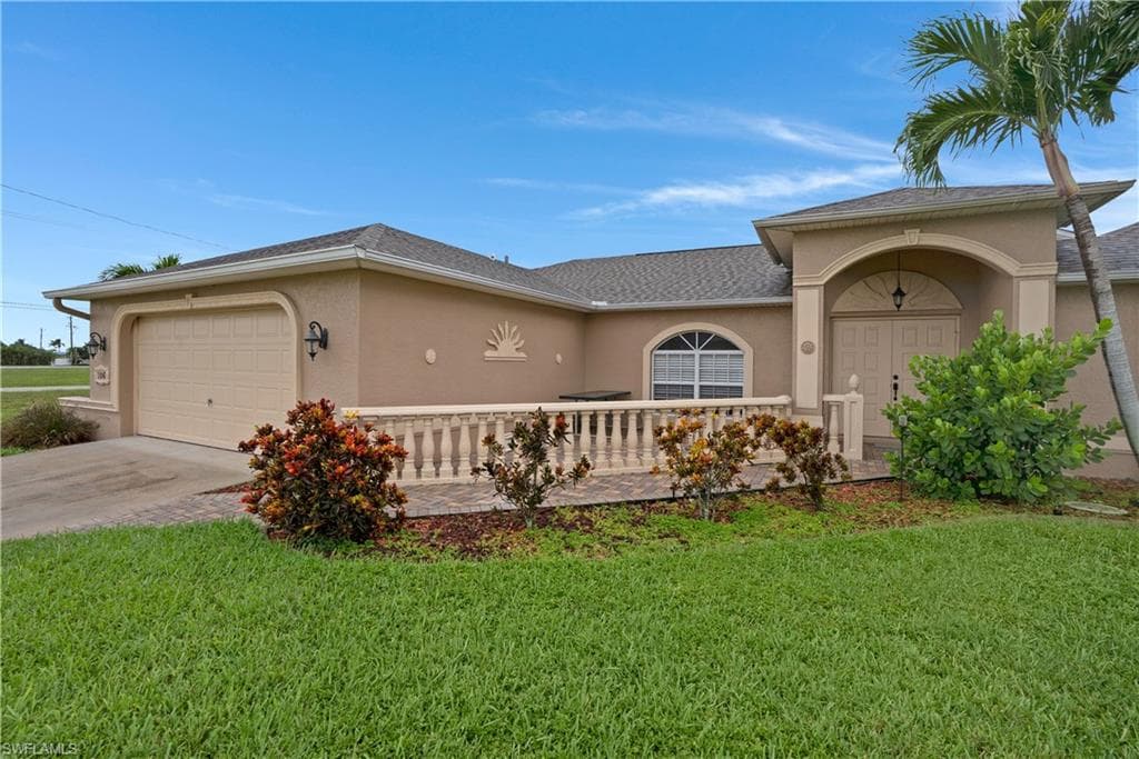 106 11th Ter, Cape Coral, FL 33991-2