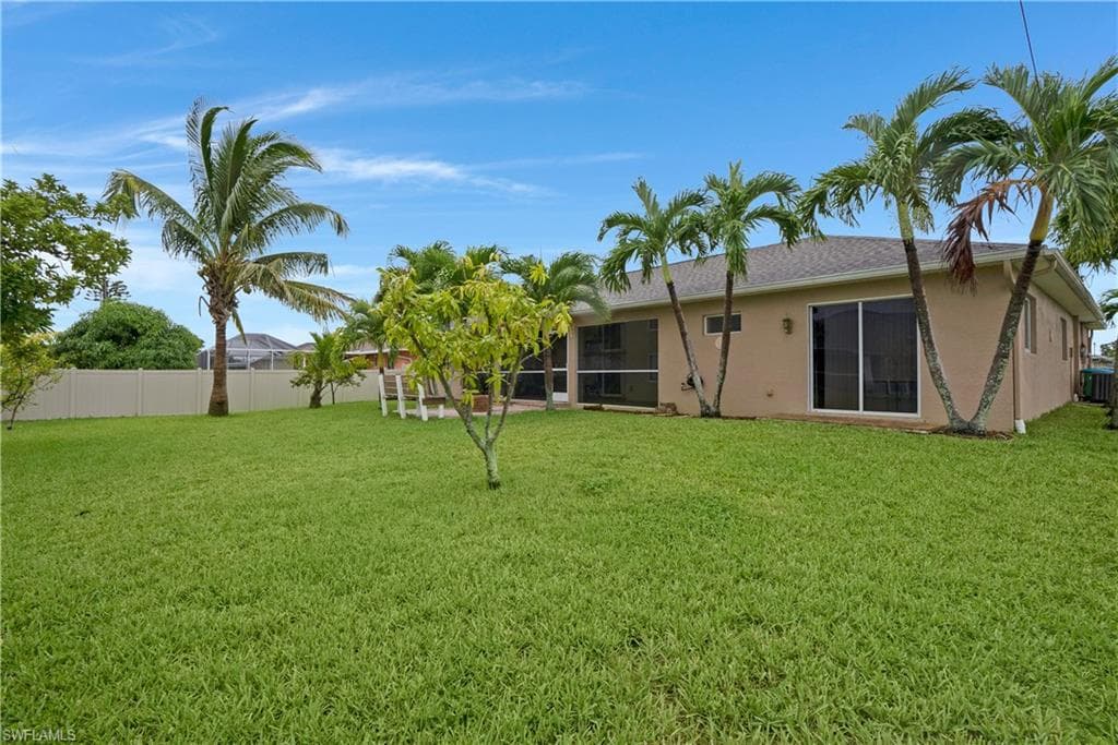 106 11th Ter, Cape Coral, FL 33991-30