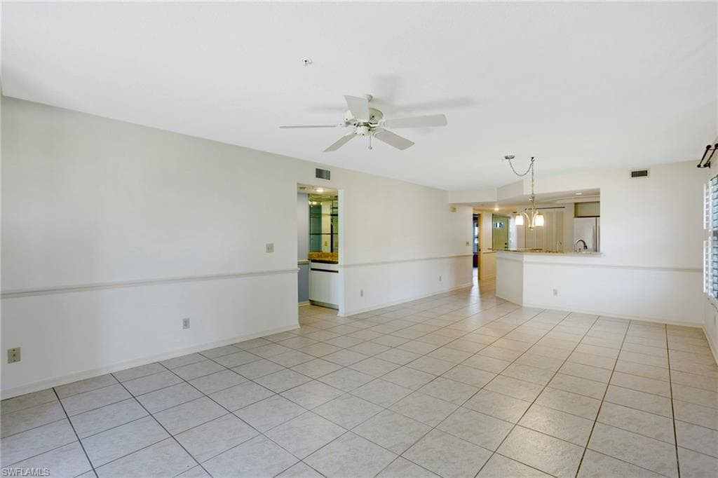 542 10th Ave S 102n, Naples, FL 34102-10