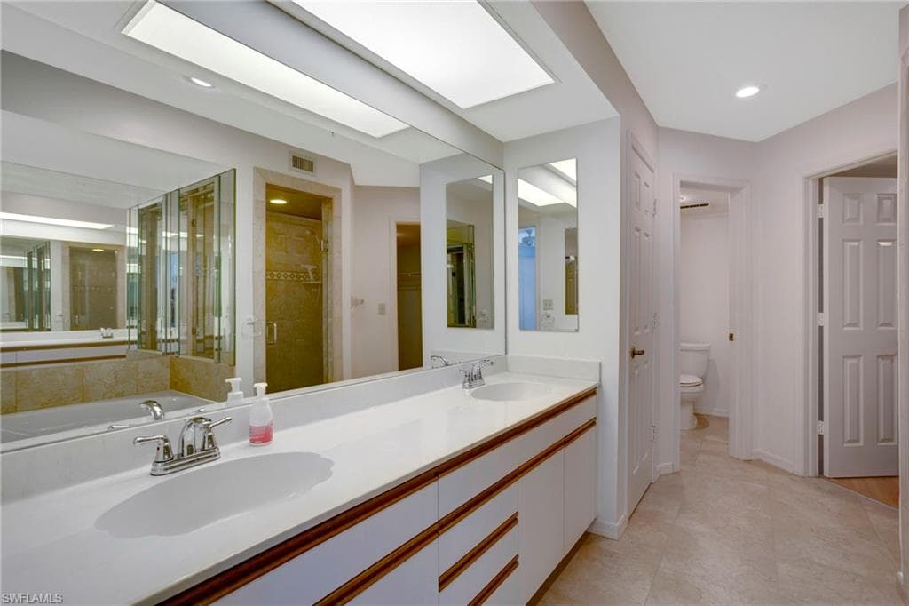 542 10th Ave S 102n, Naples, FL 34102-16
