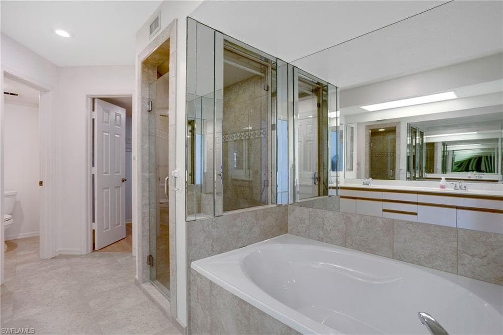 542 10th Ave S 102n, Naples, FL 34102-17