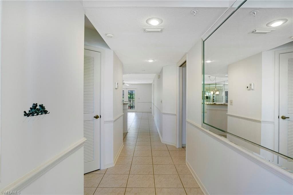 542 10th Ave S 102n, Naples, FL 34102-3
