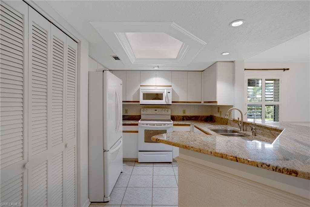542 10th Ave S 102n, Naples, FL 34102-4