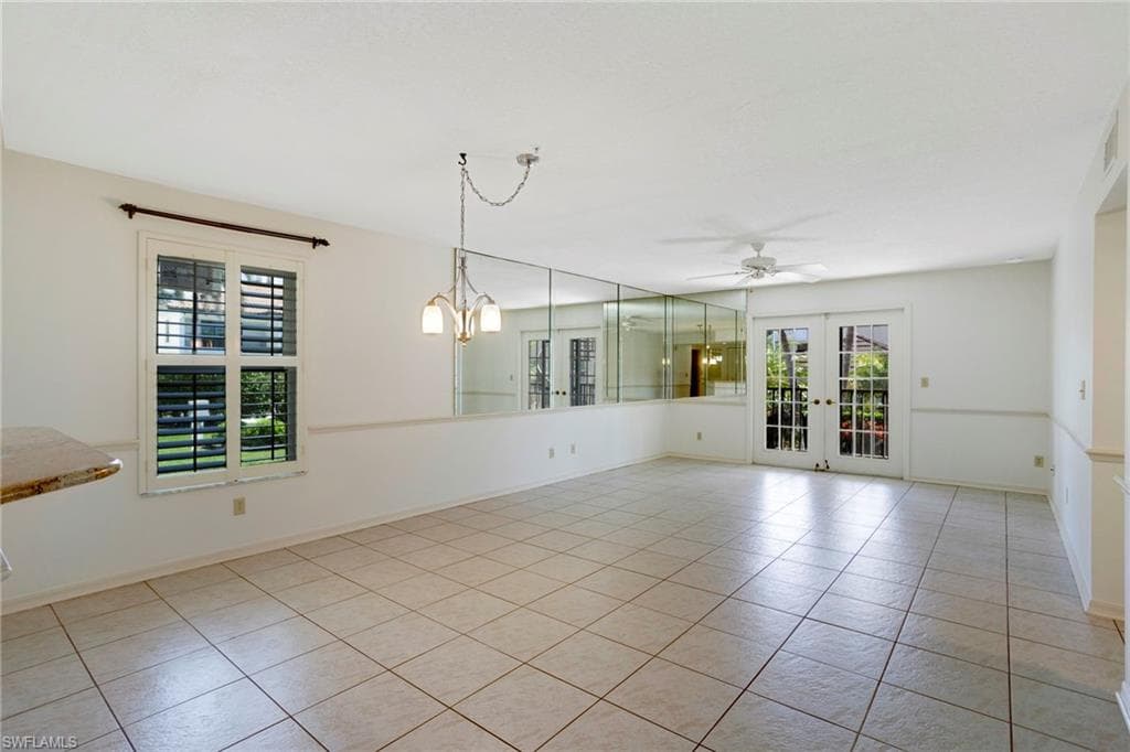 542 10th Ave S 102n, Naples, FL 34102-8