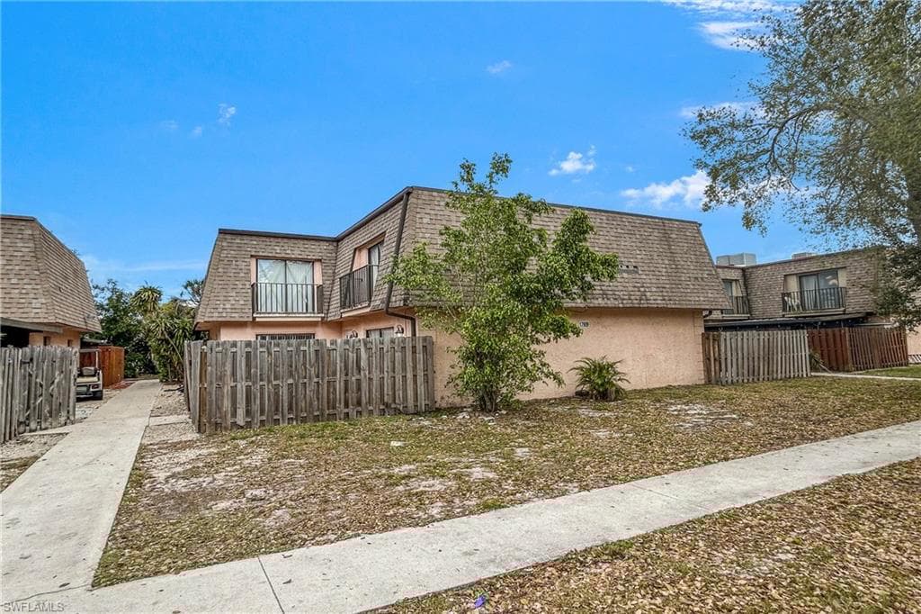 17989 San Juan Ct 4, Fort Myers, FL 33967-20