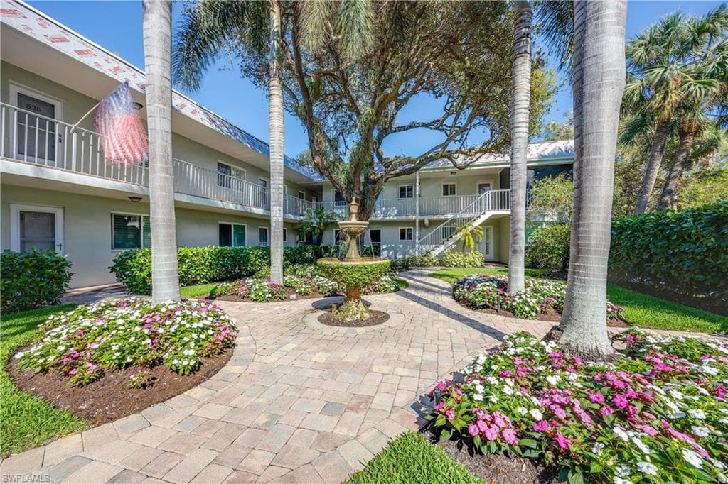 537 Broad Ave S 537, Naples, FL 34102-12