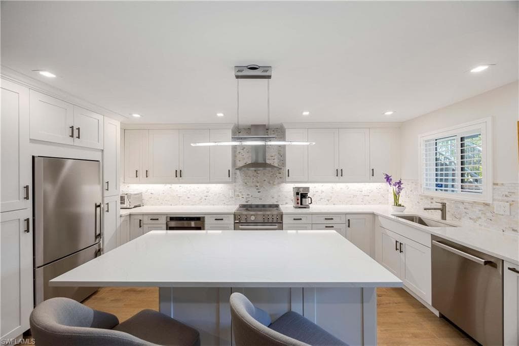 537 Broad Ave S 537, Naples, FL 34102-4