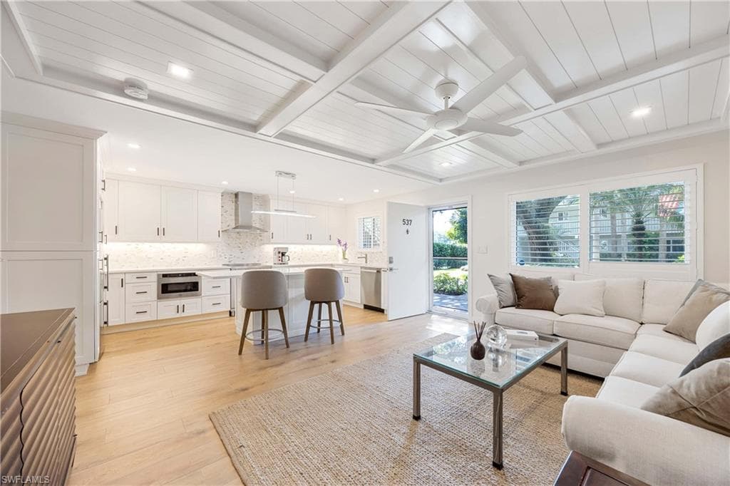 537 Broad Ave S 537, Naples, FL 34102-5