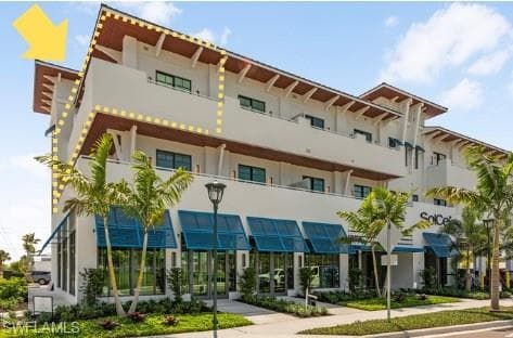101 8th St S 302, Naples, FL 34102-2
