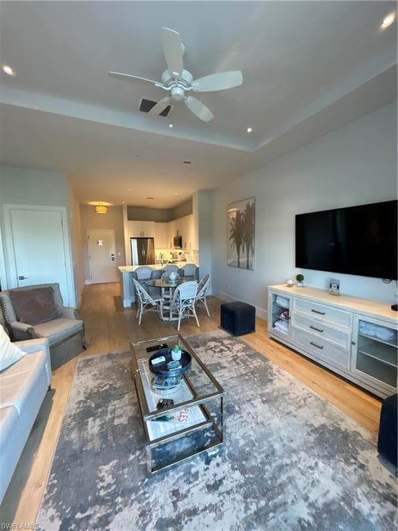 101 8th St S 302, Naples, FL 34102-7