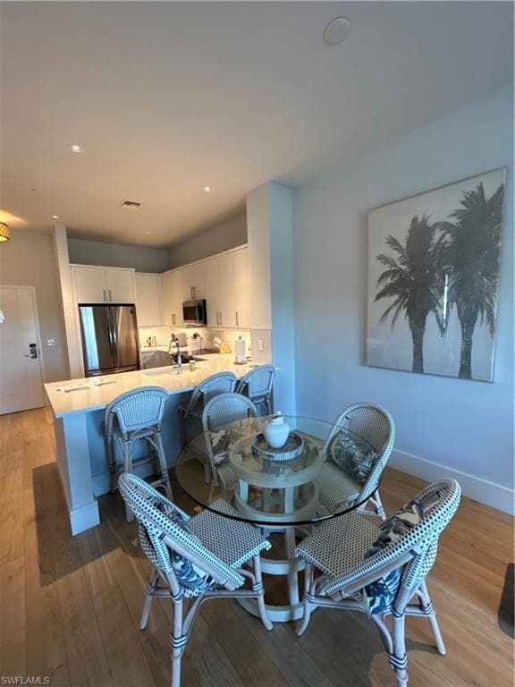 101 8th St S 302, Naples, FL 34102-8