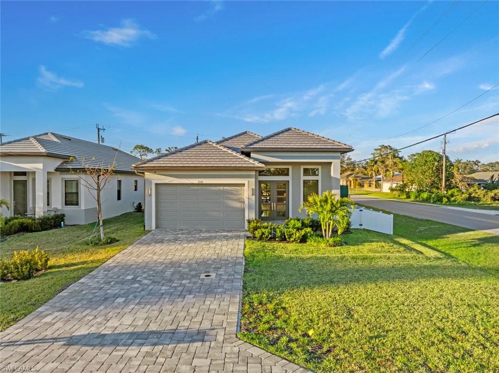 799 108th Ave N, Naples, FL 34108-21