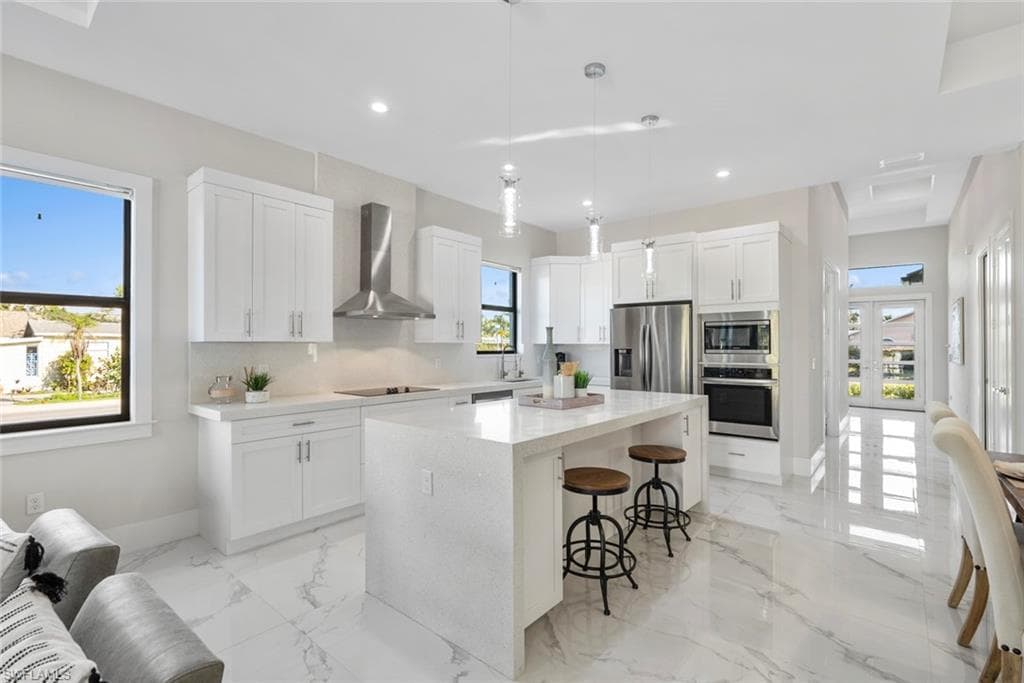 799 108th Ave N, Naples, FL 34108-5