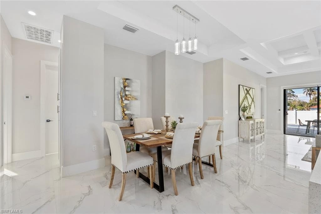 799 108th Ave N, Naples, FL 34108-8