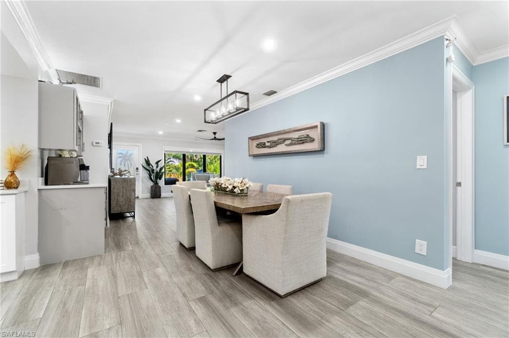 530 108th Ave N, Naples, FL 34108-13